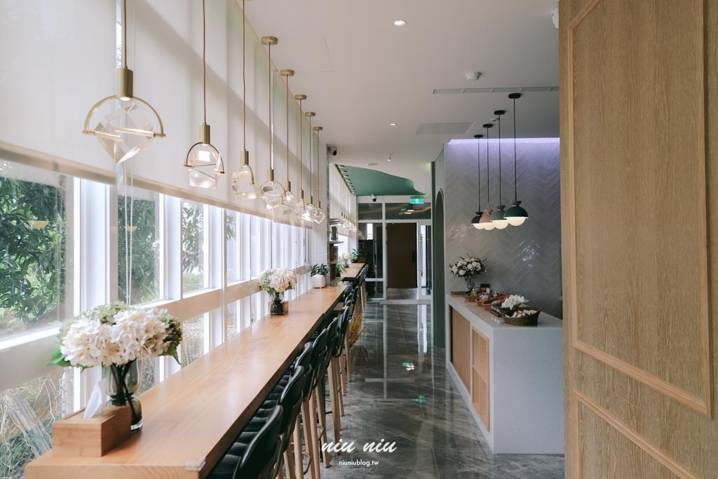 琉白覓旅觀海館Island X White Inn｜小琉球新開幕海景住宿開箱，船票機車套裝、微包棟、KTV電動麻將一次看