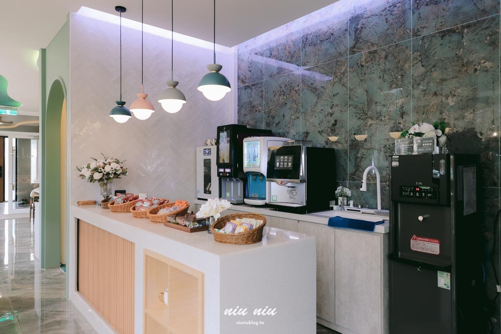 琉白覓旅觀海館Island X White Inn｜小琉球新開幕海景住宿開箱，船票機車套裝、微包棟、KTV電動麻將一次看