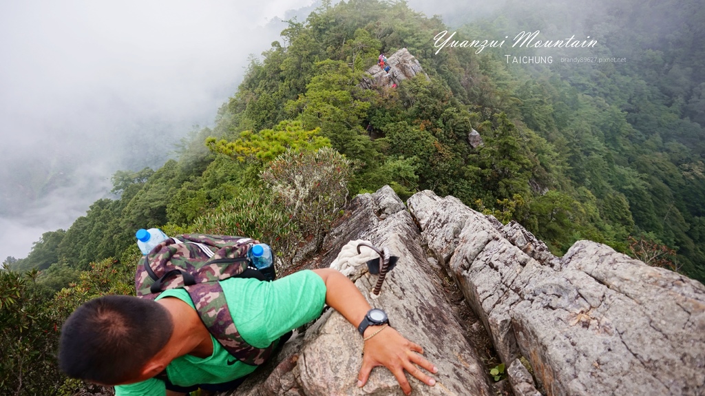 [台中]鳶嘴山Yuanzui Mountain│挑戰極限的刺激中級山，海拔2180公尺 @妞妞幸福花園